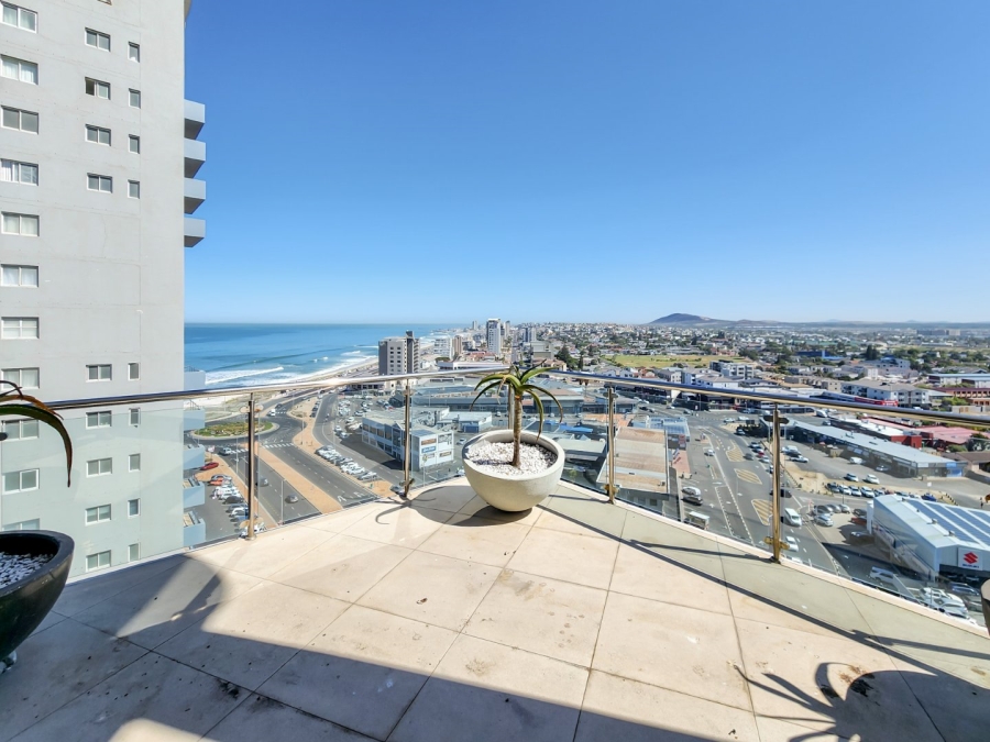 4 Bedroom Property for Sale in Waves Edge Western Cape